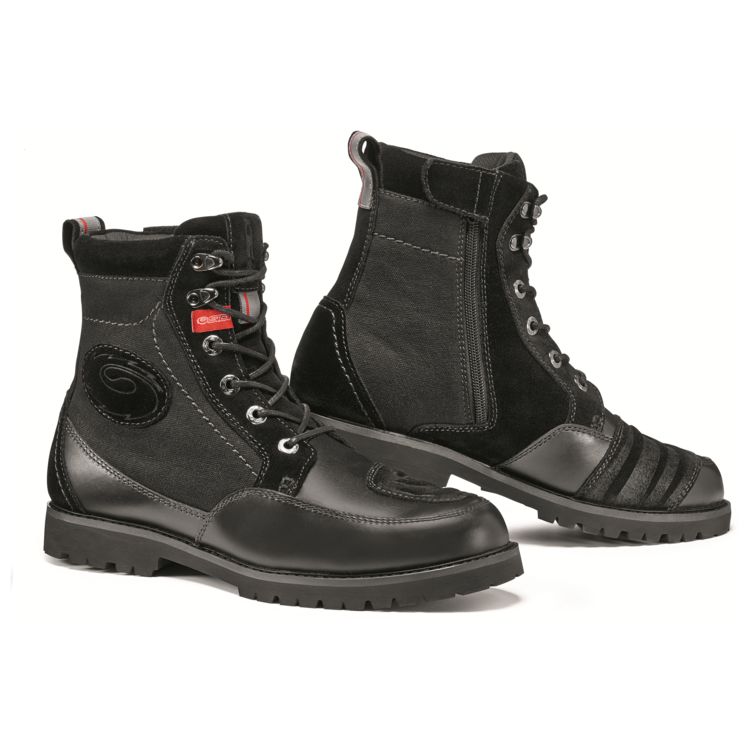 10 Best Motorcycle Boots For Walking [2022] | Throttle Buff