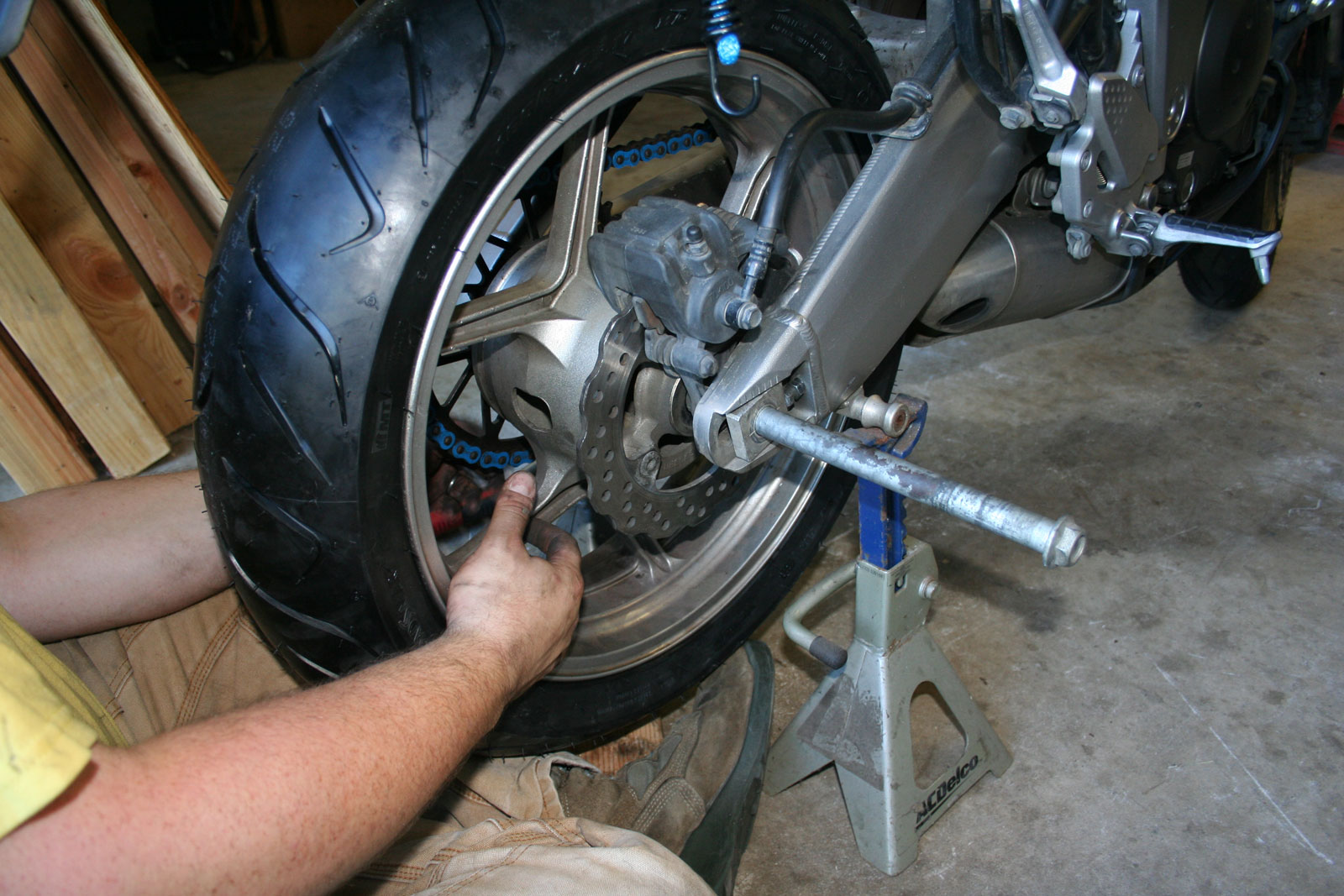 How To Change Motorcycle Tire? — Throttle Buff